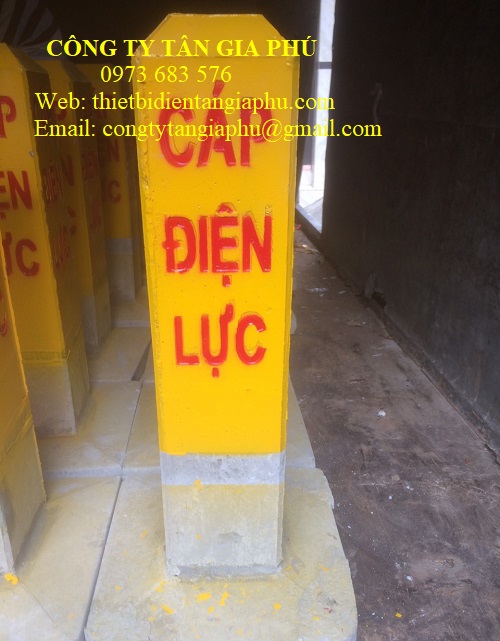 cọc cảnh báo cáp bê tông