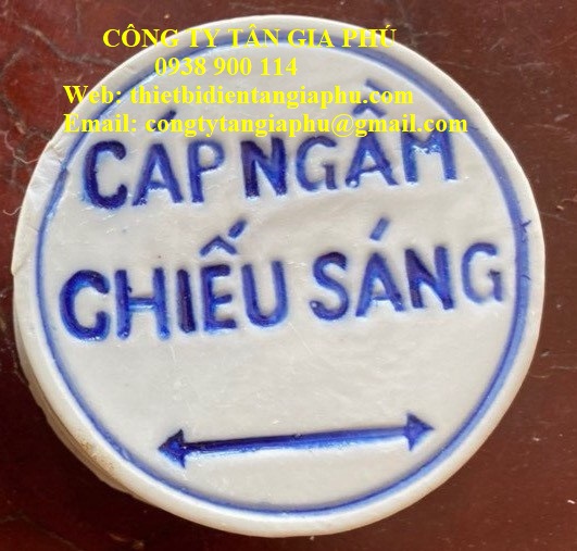 mốc sứ cáp chiếu sáng