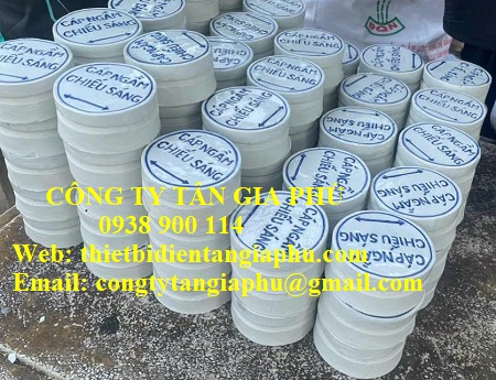 sứ mốc cáp chiếu sáng