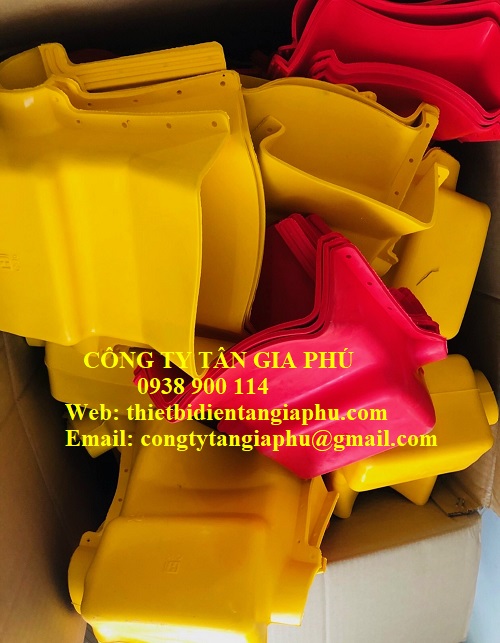 nắp che kẹp quai